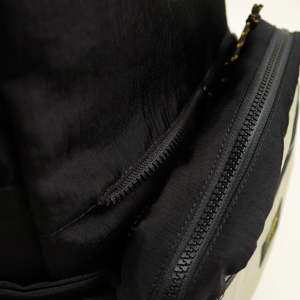 OUTO BLACK - Cosmic Clothes Official